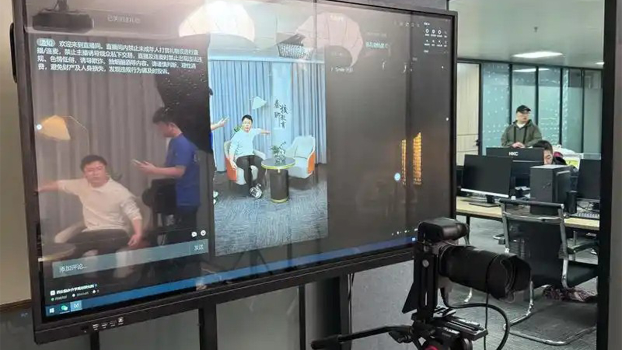 高清交互穩(wěn)如 “播”—— 深圳自媒體直播公司為何獨寵康維偉業(yè)會議機？
